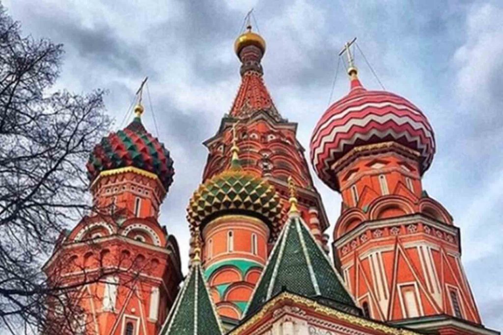 La cathédrale Basile-le-Bienheureux à Moscou